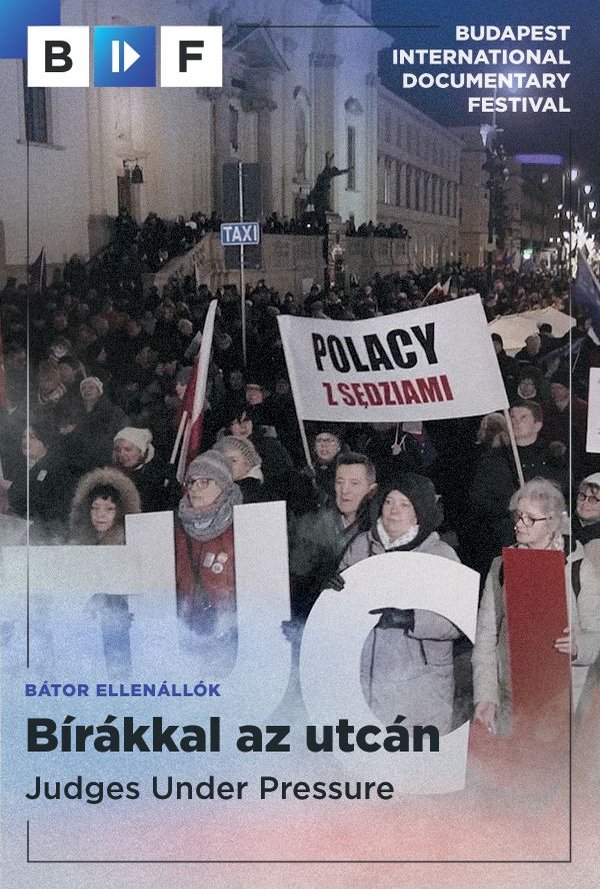 Bírákkal az utcán poster